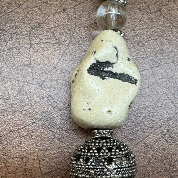 Multicolor Beaded Necklace - Picture 4 of 6